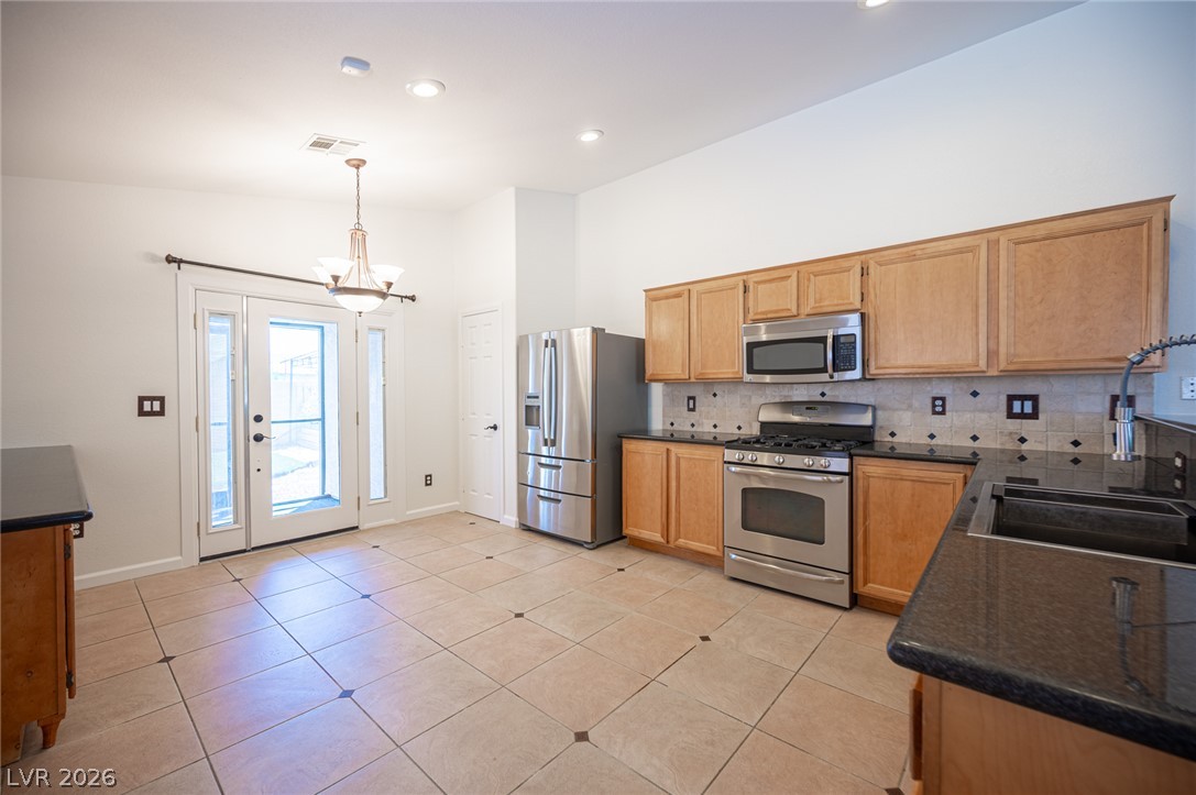 7660 Catalina Harbor Street Property Photo 10