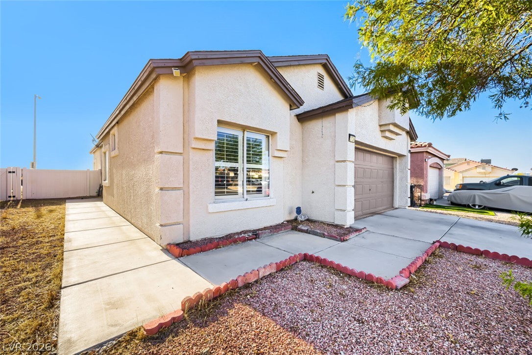 2726 Wood Drift Street Property Photo 4