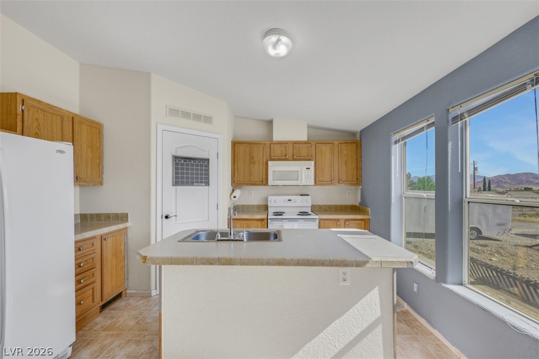 1550 Sky Road Property Photo 3