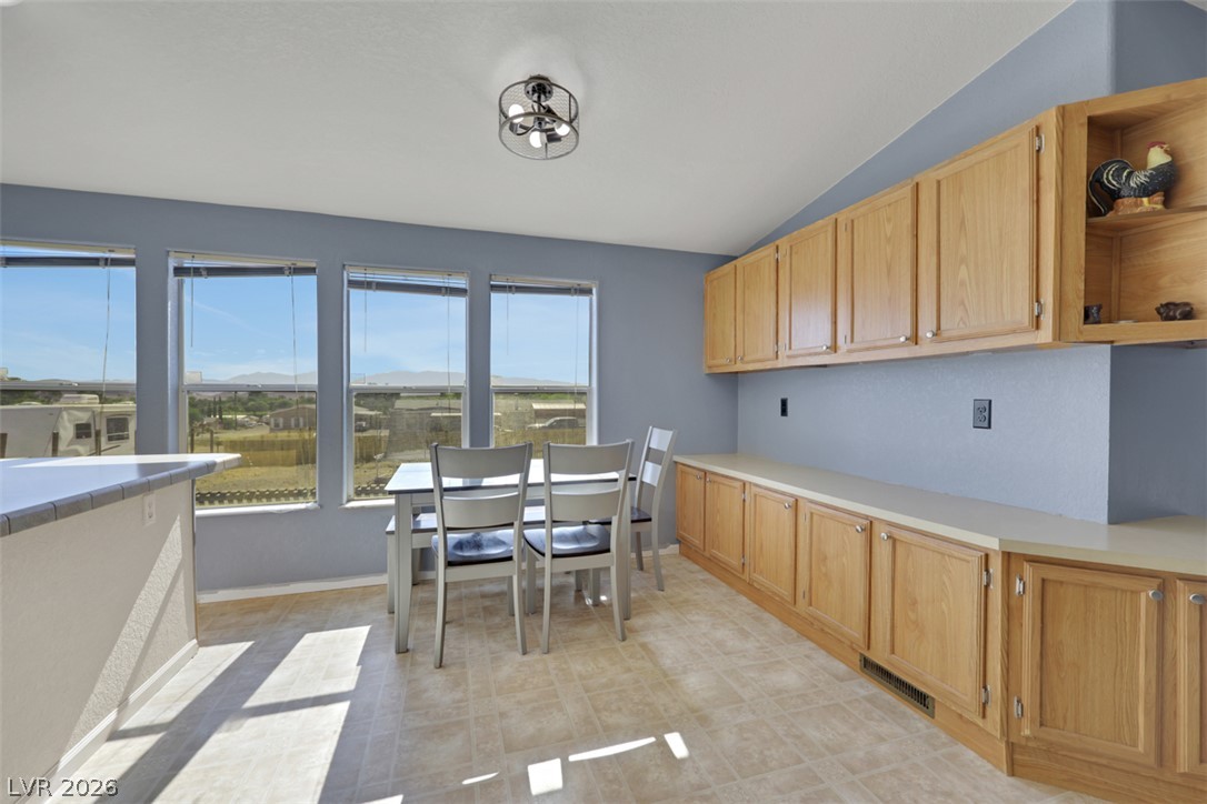 1550 Sky Road Property Photo 4