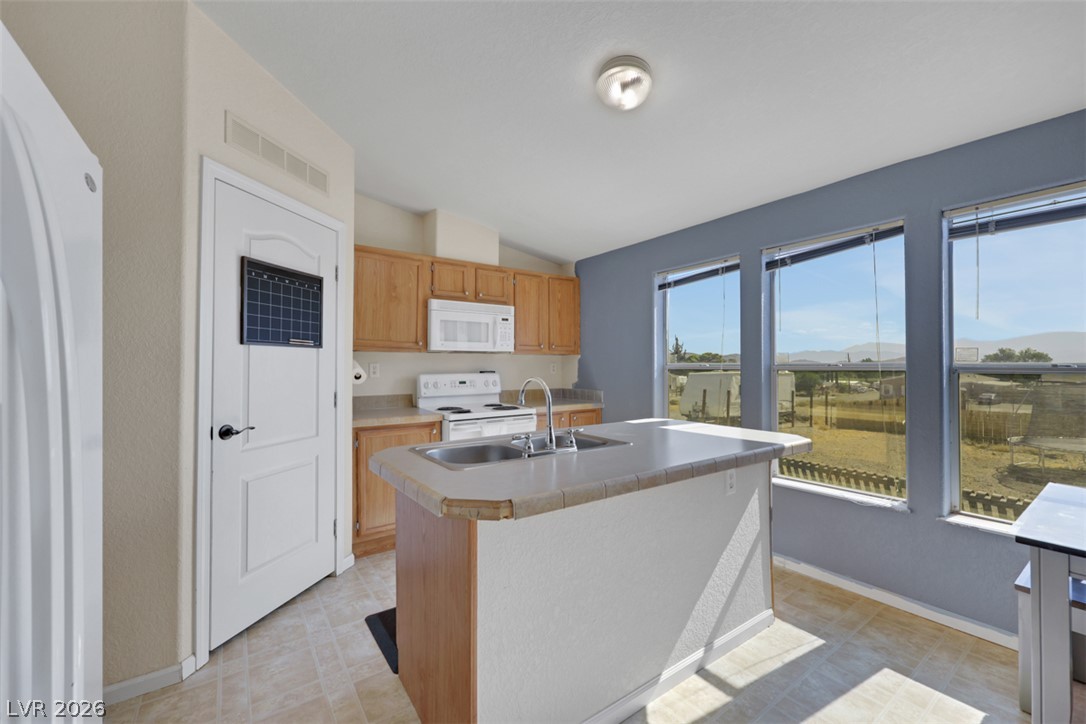 1550 Sky Road Property Photo 6