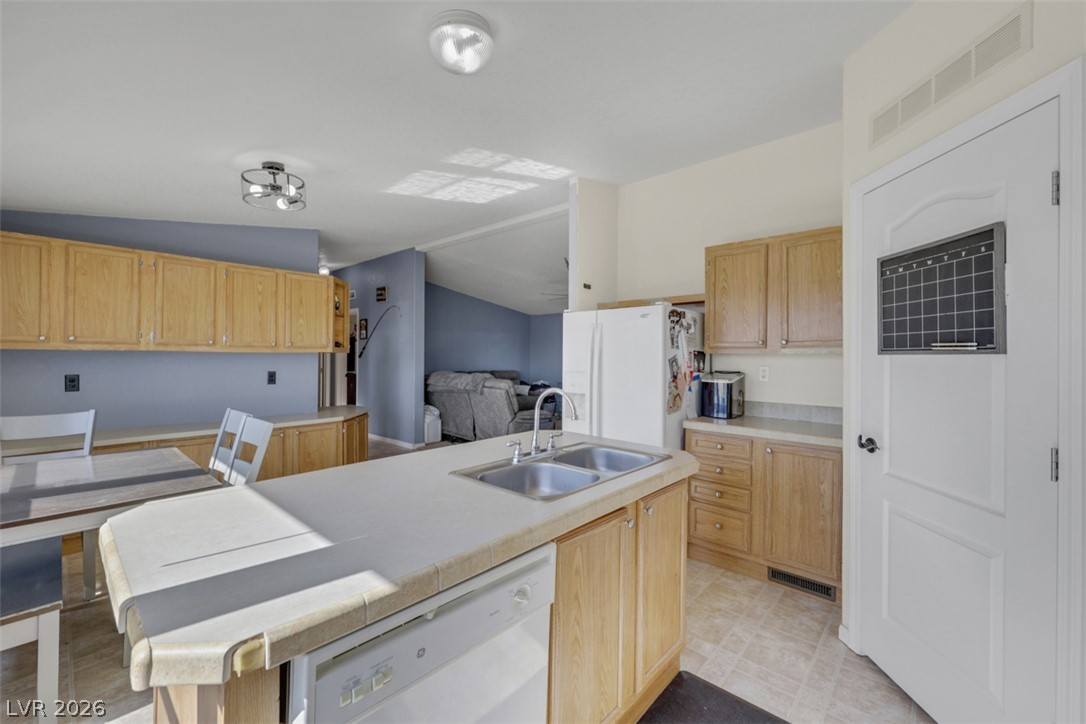 1550 Sky Road Property Photo 10