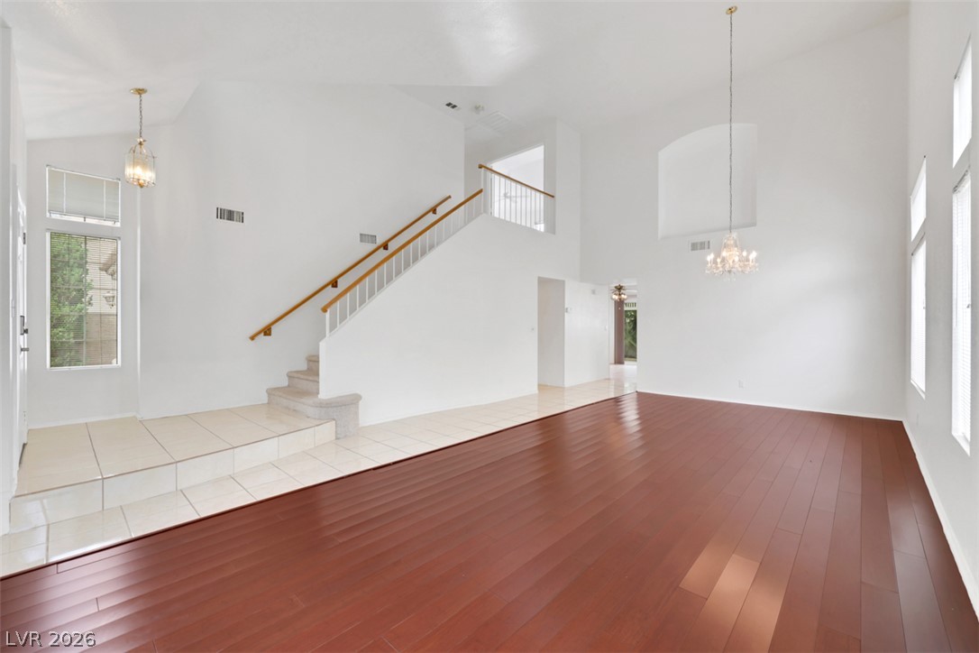 9424 Rolling Ridge Lane Property Photo 4
