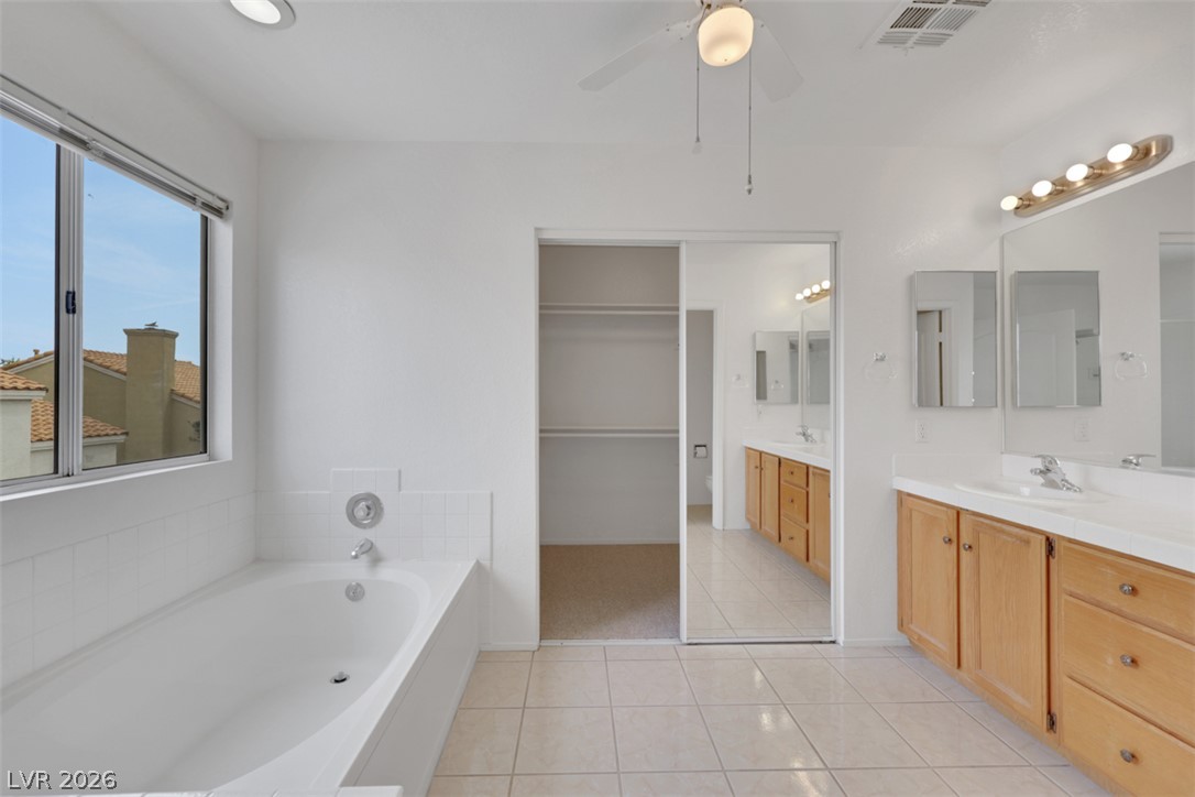 9424 Rolling Ridge Lane Property Photo 11