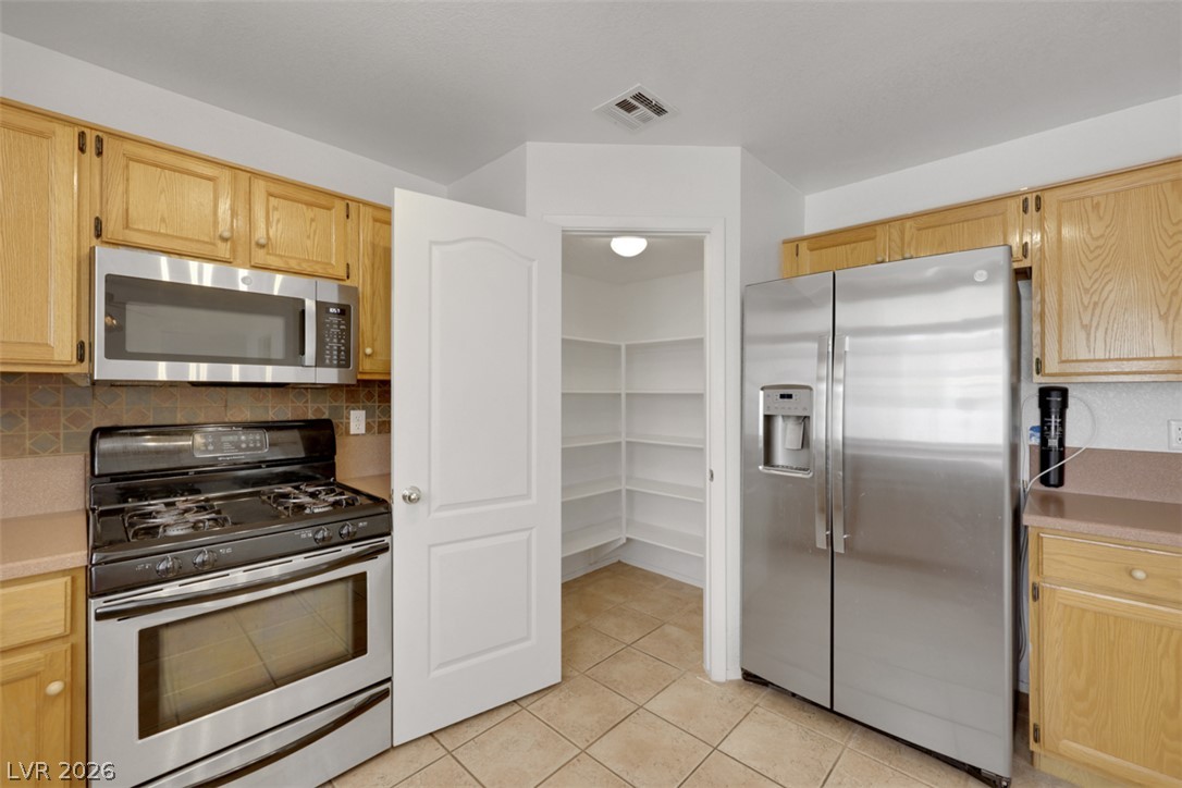 9424 Rolling Ridge Lane Property Photo 14