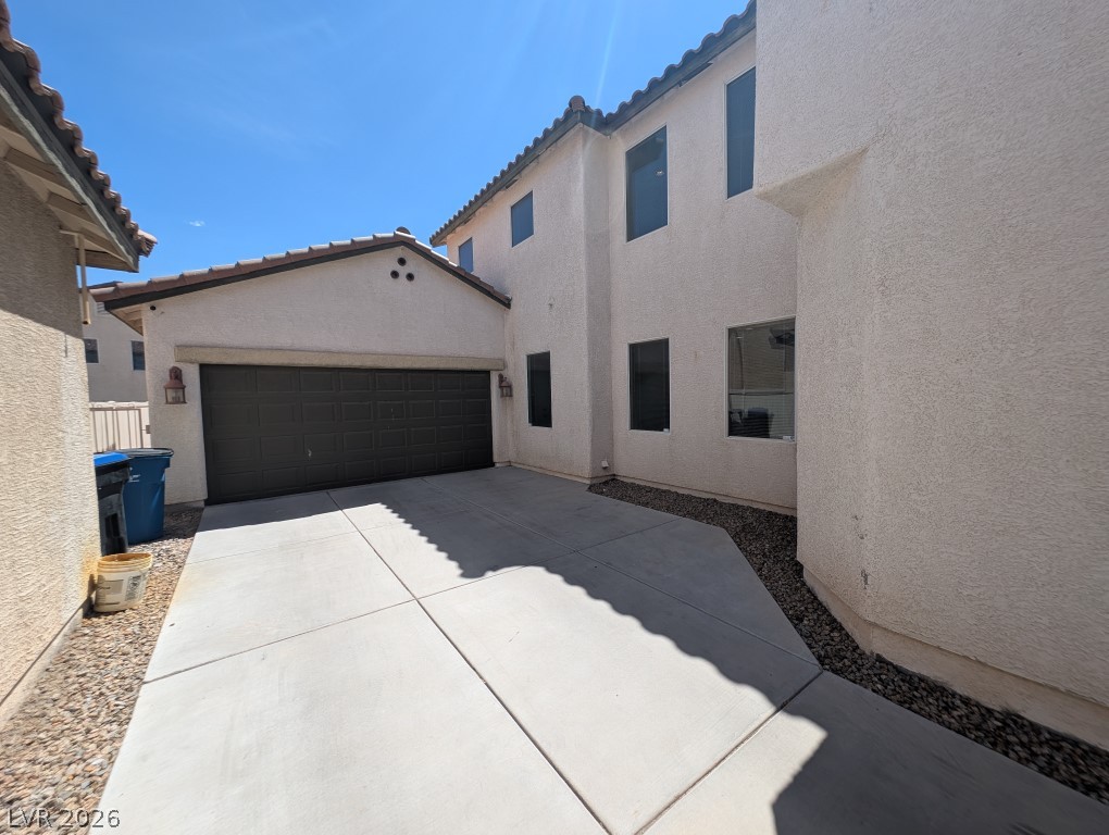 4445 Laguna Garden Avenue Property Photo 2