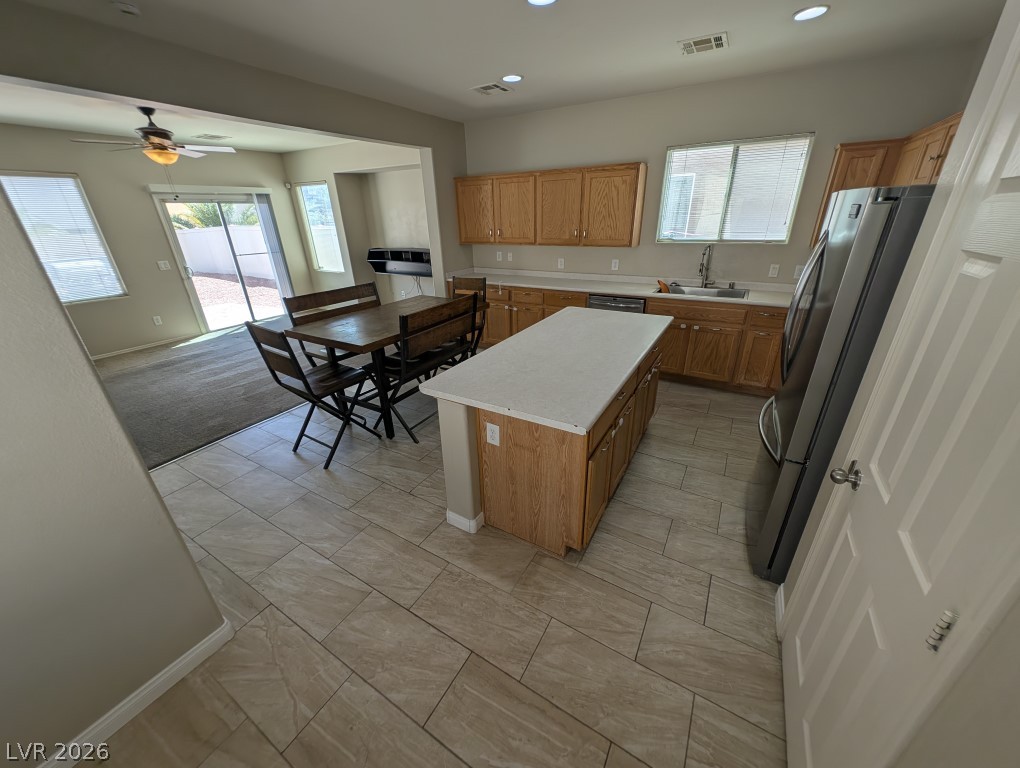 4445 Laguna Garden Avenue Property Photo 6
