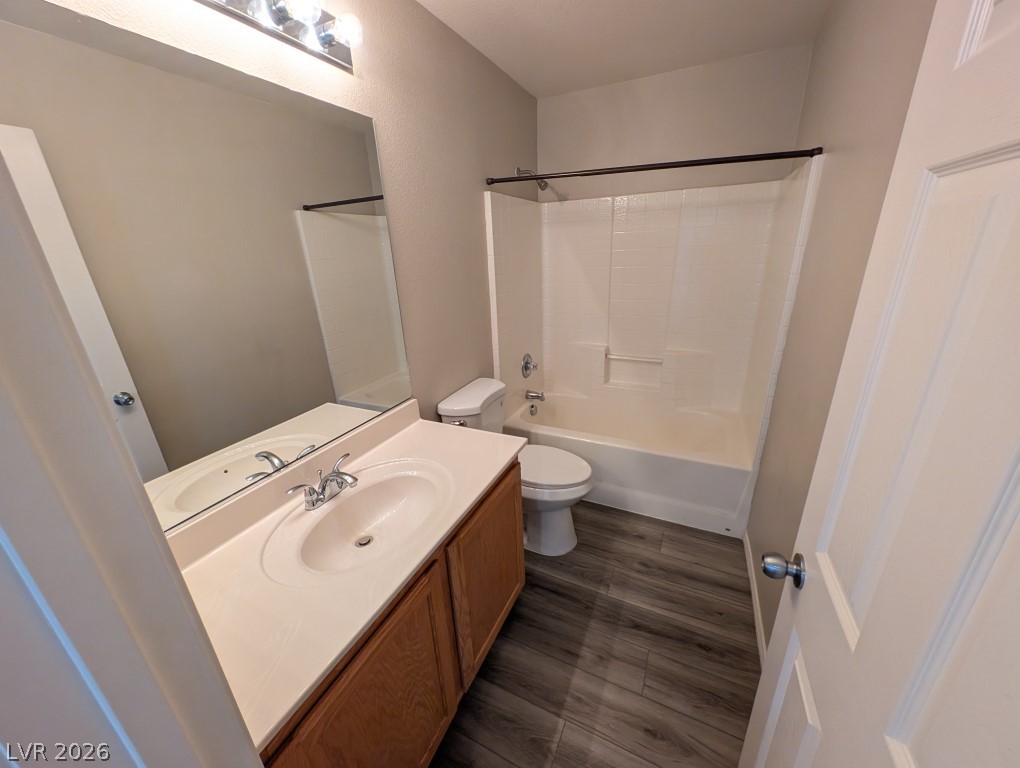 4445 Laguna Garden Avenue Property Photo 23