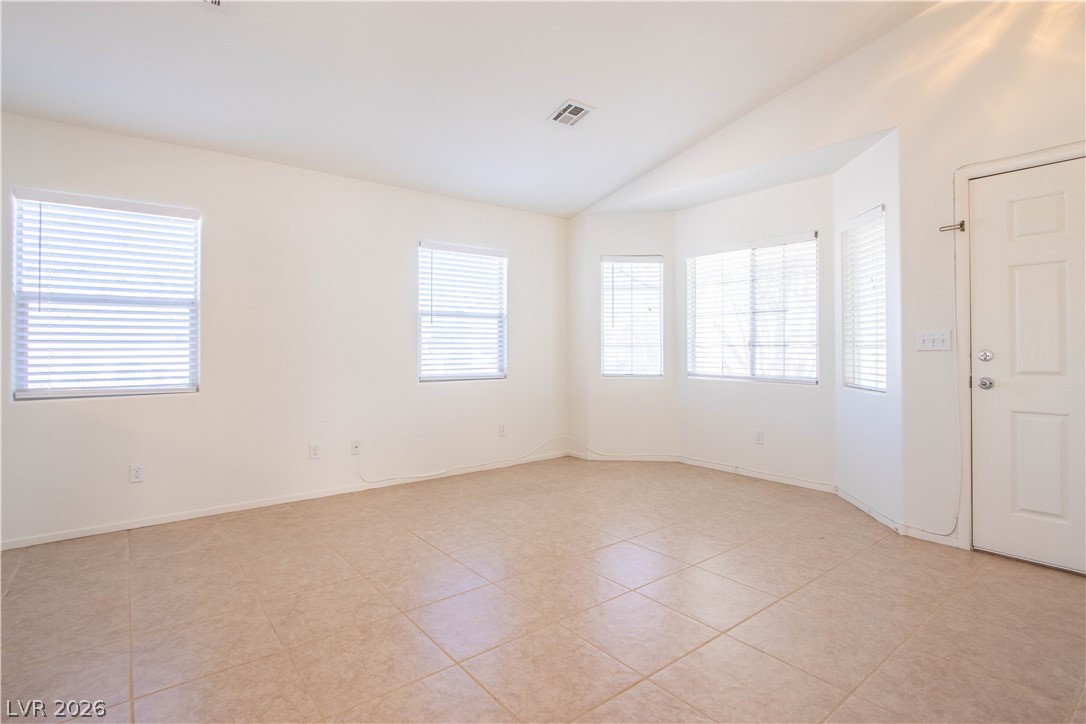 3747 Shadow Tree Street Property Photo 4