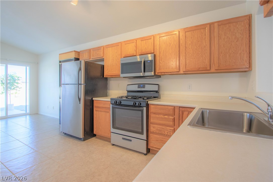3747 Shadow Tree Street Property Photo 7