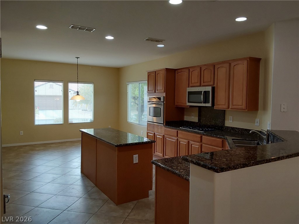 2140 Waterton Rivers Drive Property Photo 2