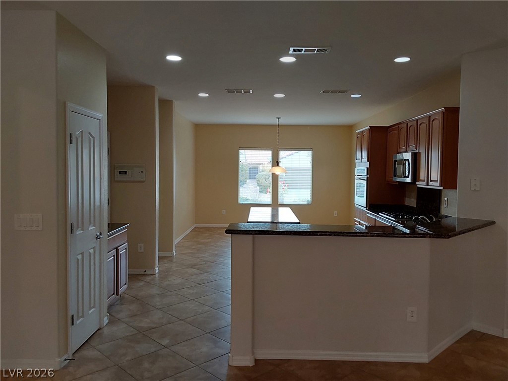 2140 Waterton Rivers Drive Property Photo 3