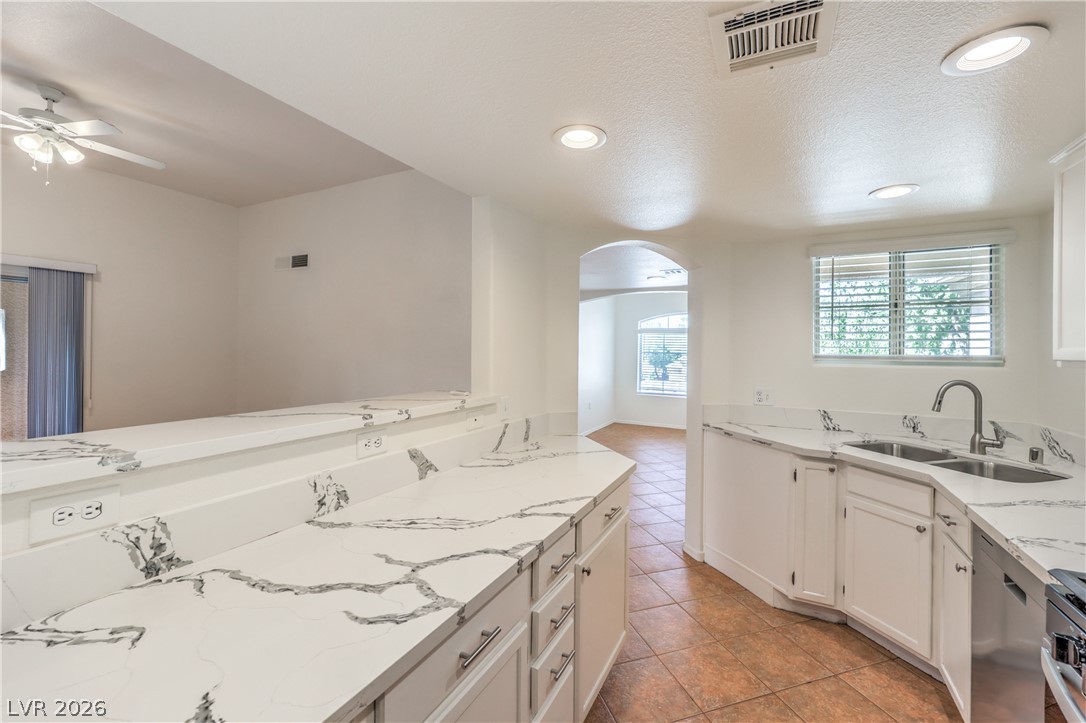 7400 West Flamingo Road 2051 Property Photo 9