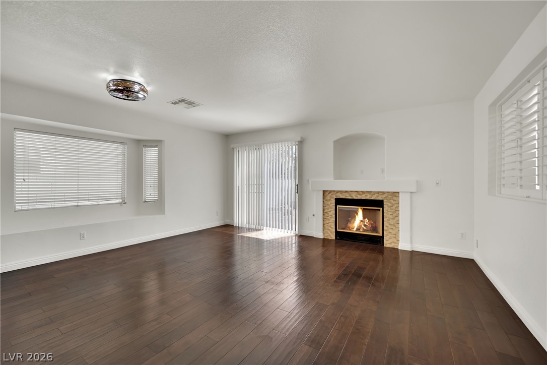 2107 Mountain Echo Avenue Property Photo 8