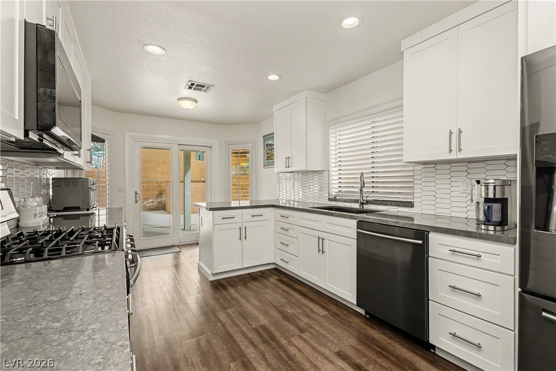 3040 Waterview Drive Property Photo 14