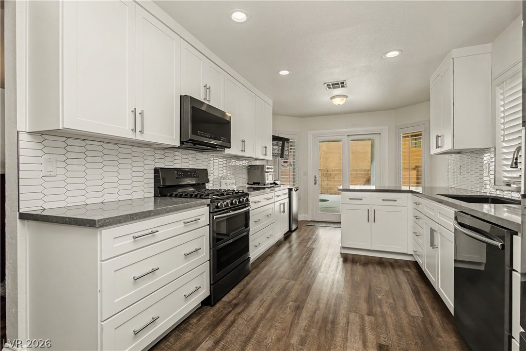 3040 Waterview Drive Property Photo 15
