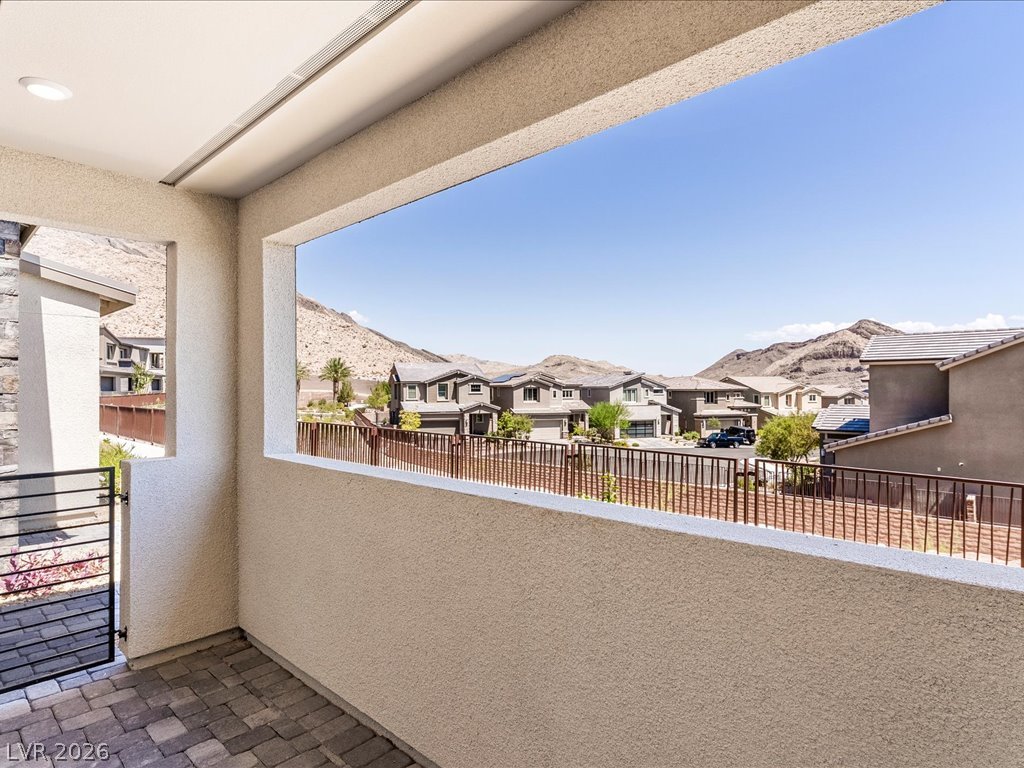 11446 Contour Avenue Property Photo 4