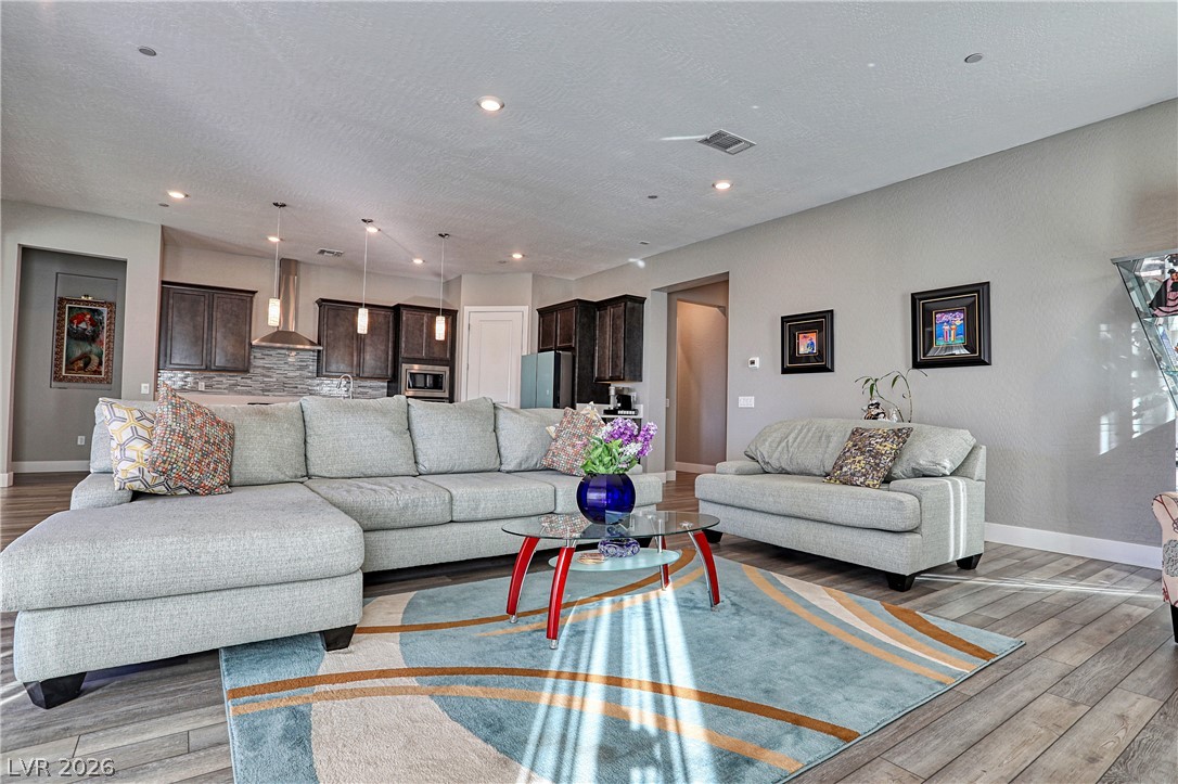 43 Autumn Palm Avenue Property Photo 7