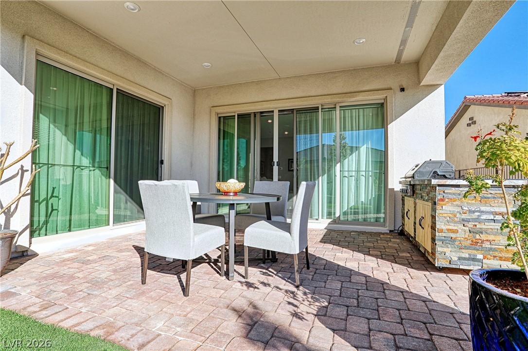43 Autumn Palm Avenue Property Photo 35