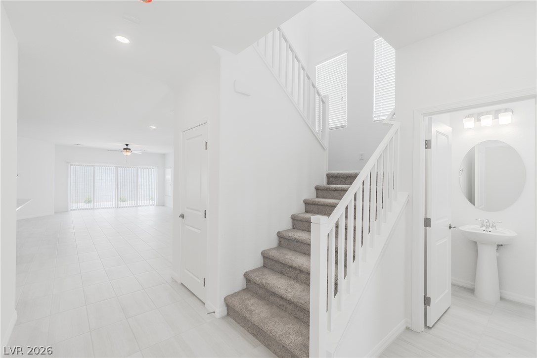 5749 Tioga Way Property Photo 3