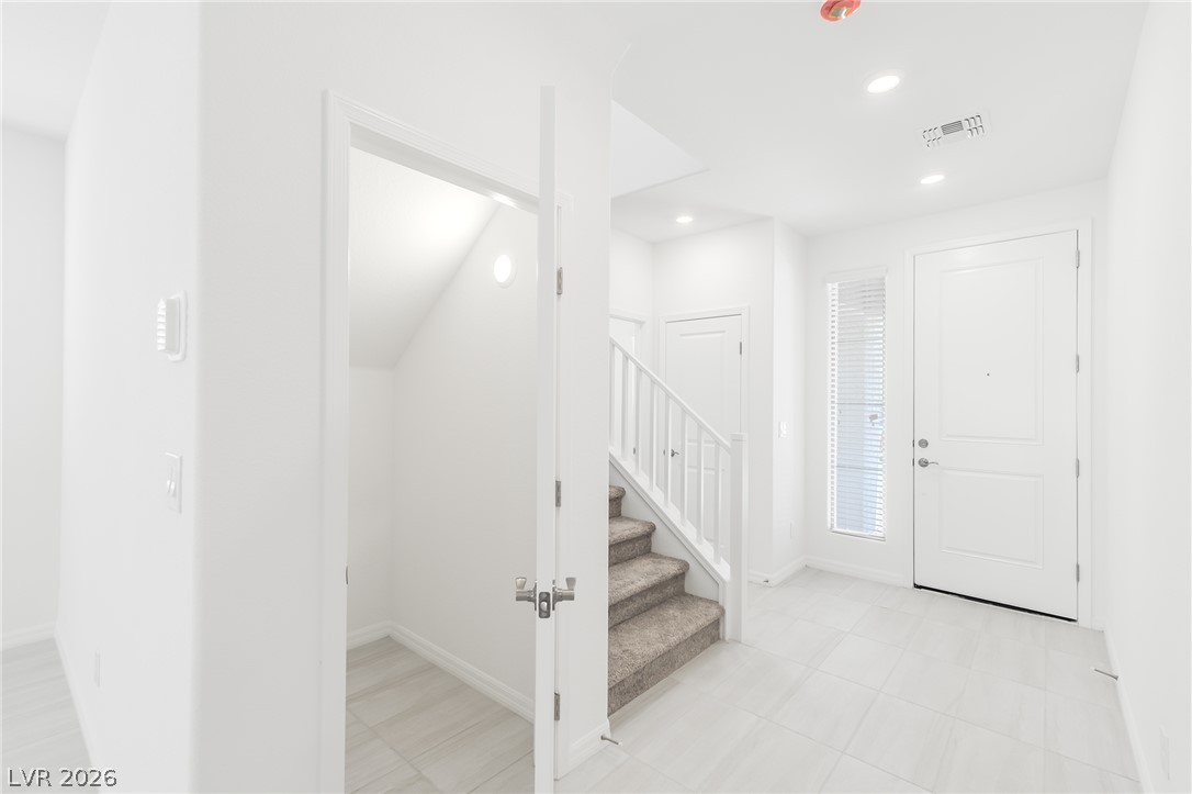 5749 Tioga Way Property Photo 5