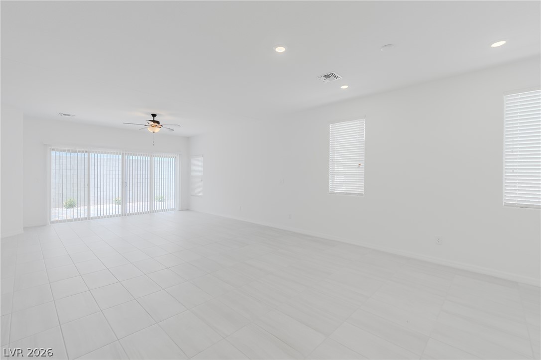 5749 Tioga Way Property Photo 9