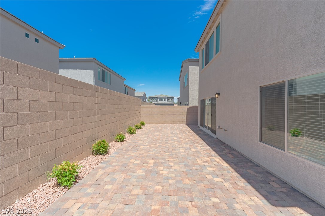 5749 Tioga Way Property Photo 28