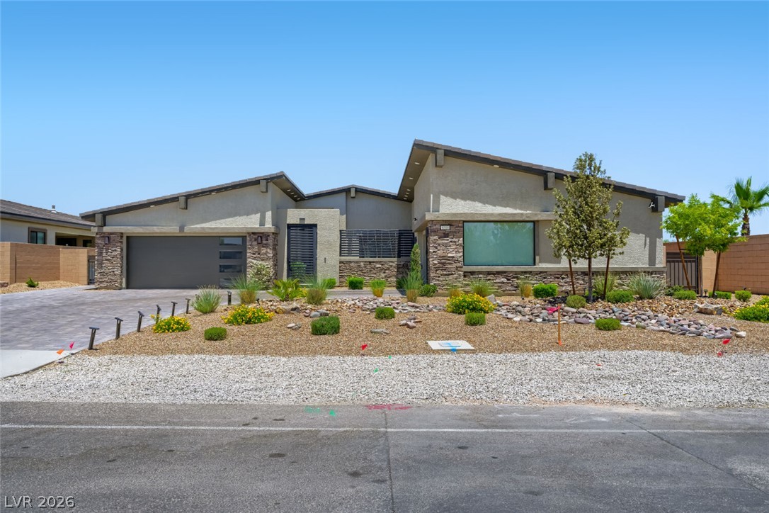 8310 West Camero Avenue Property Photo 3