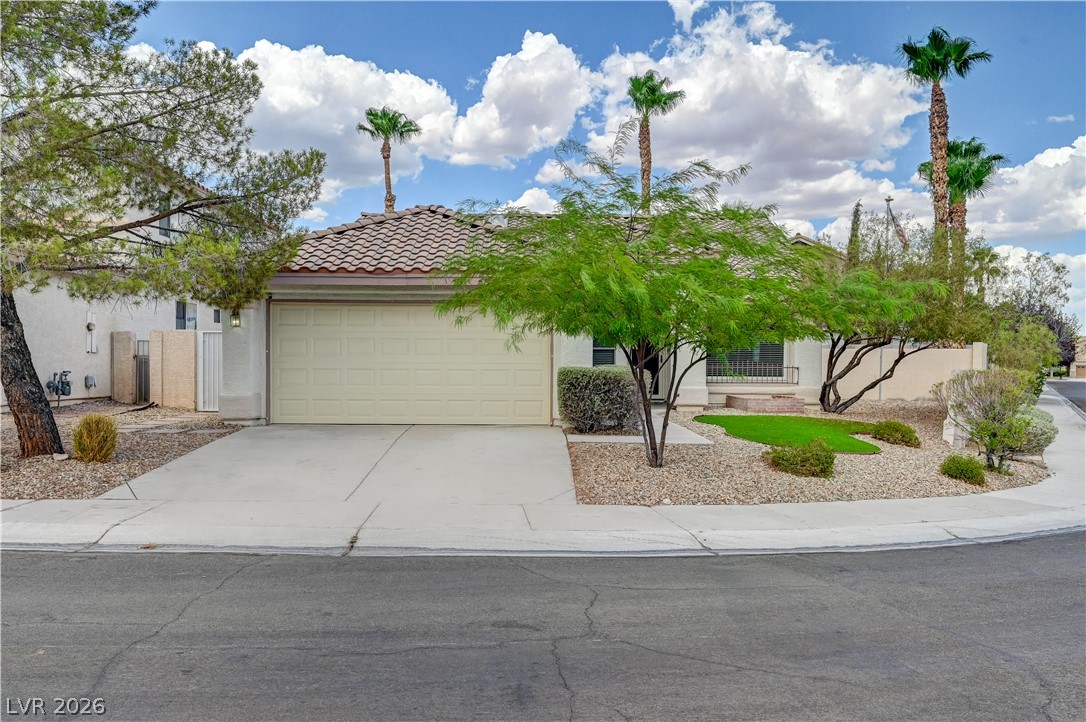 1717 Royal Canyon Drive Property Photo 1