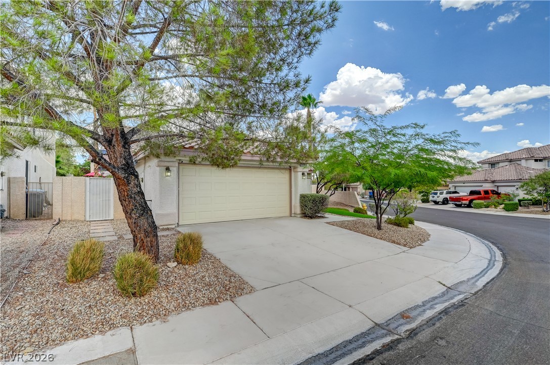 1717 Royal Canyon Drive Property Photo 2
