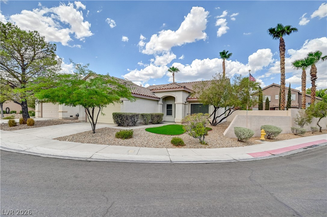 1717 Royal Canyon Drive Property Photo 4