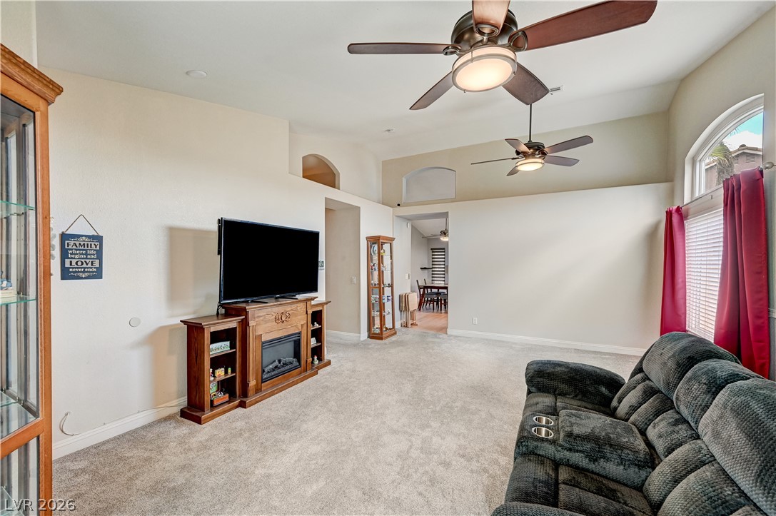 1717 Royal Canyon Drive Property Photo 11