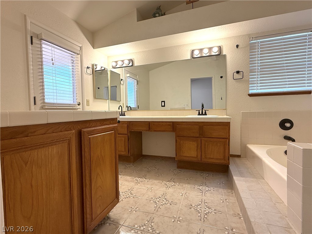 3128 Donnegal Bay Drive Property Photo 33