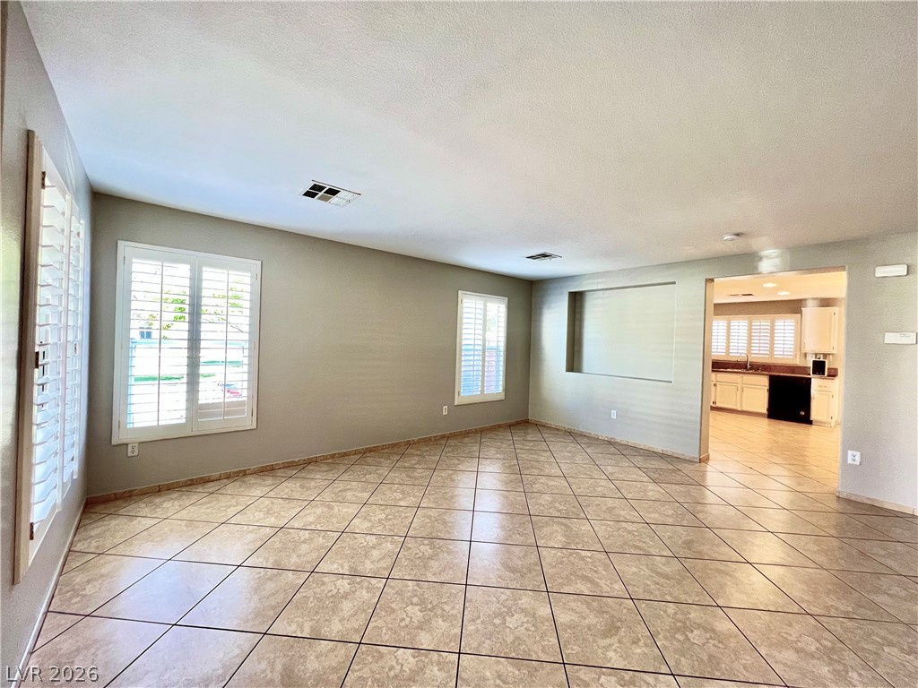 8048 Windmill Villa Street Property Photo 3