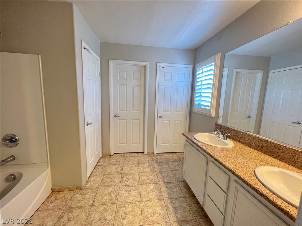 8048 Windmill Villa Street Property Photo 7