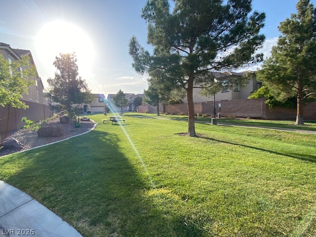 8048 Windmill Villa Street Property Photo 14