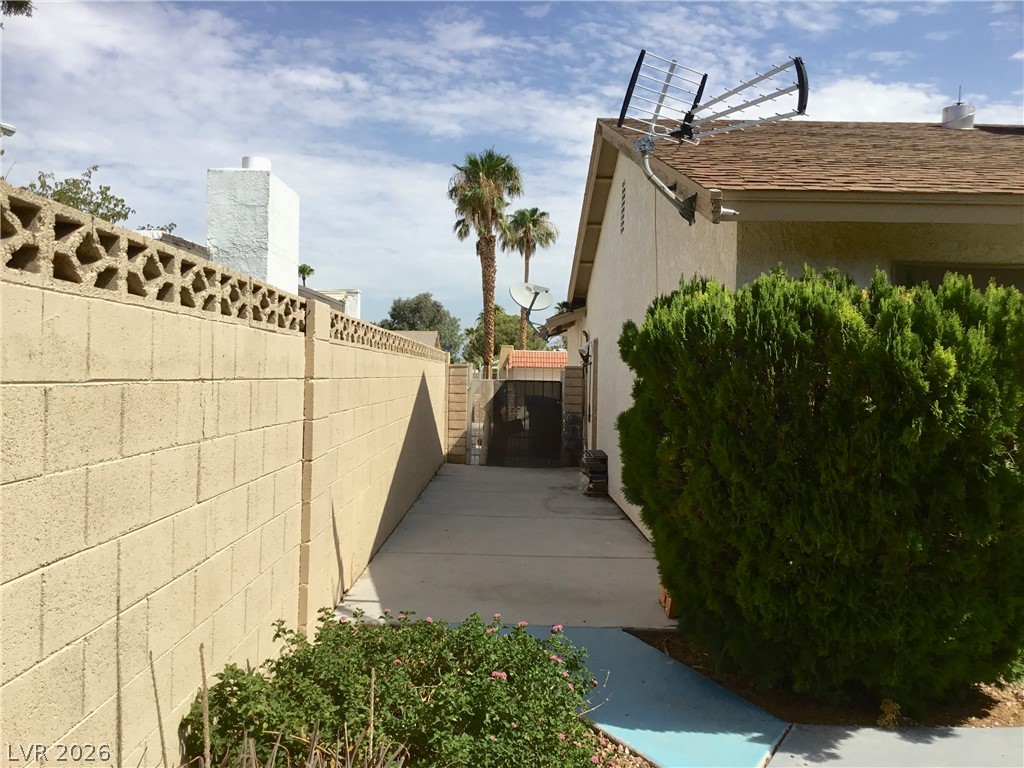 6373 Whippoorwill Way Property Photo 27