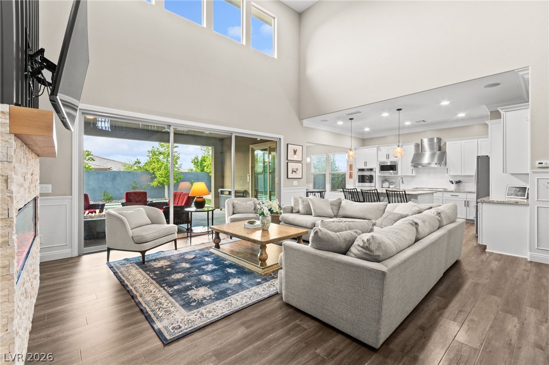 10578 Golden Light Way Property Photo 10