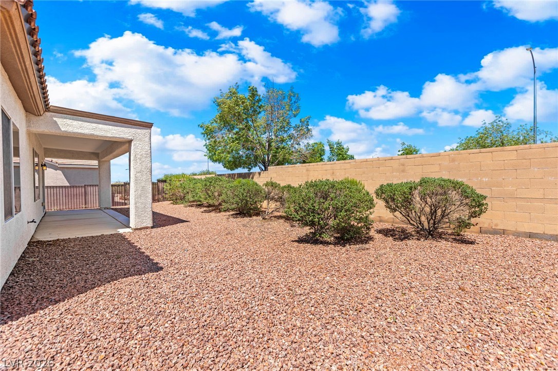 2250 Sandstone Cliffs Drive Property Photo 25