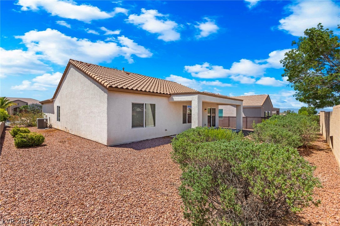 2250 Sandstone Cliffs Drive Property Photo 26