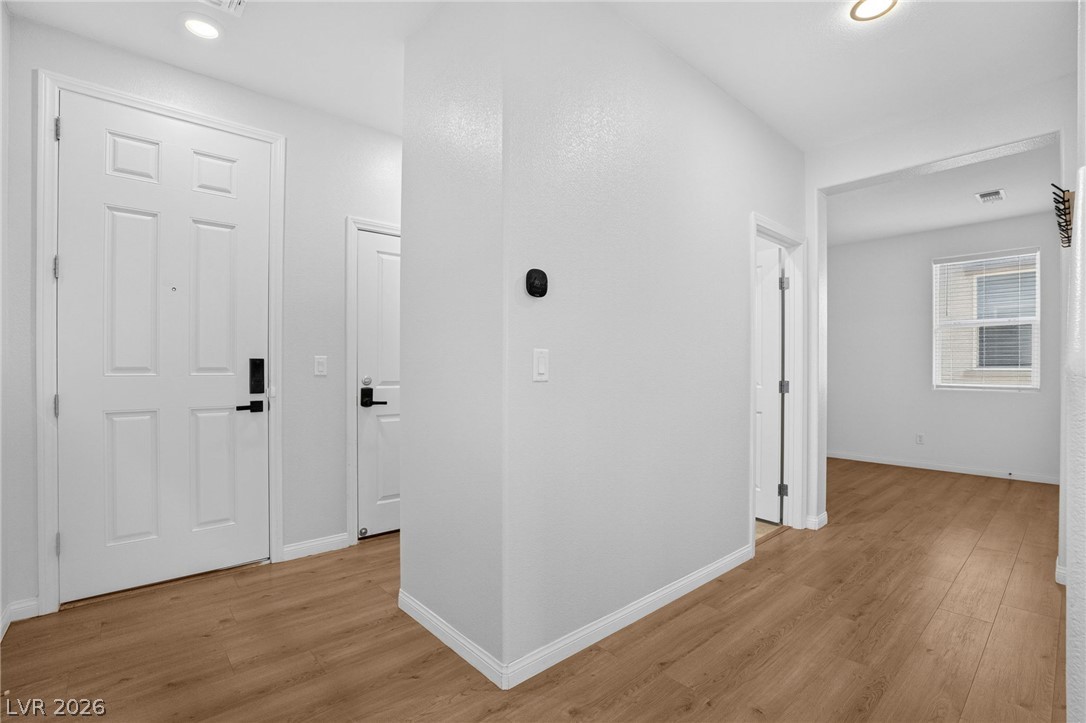 7700 Mojave Wind Avenue Property Photo 5
