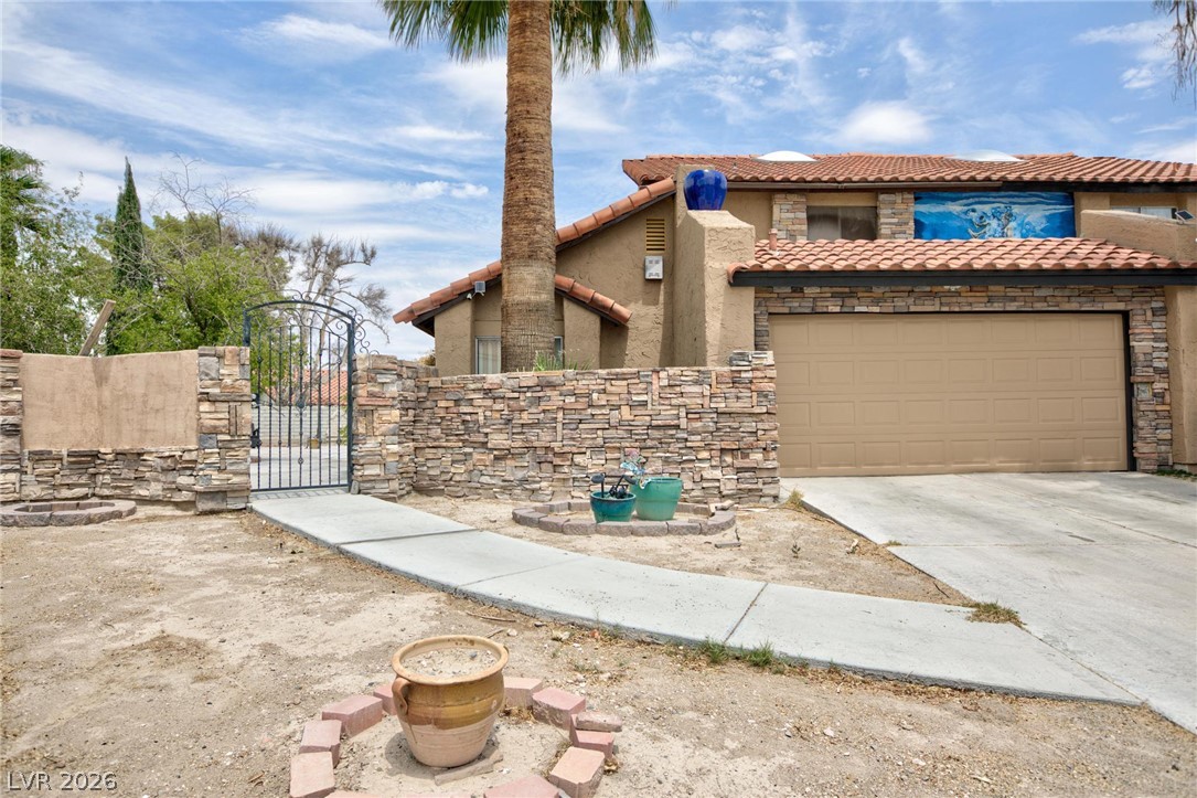 2201 Alia Court Property Photo 2