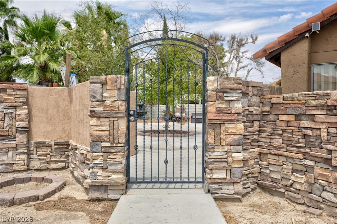 2201 Alia Court Property Photo 3