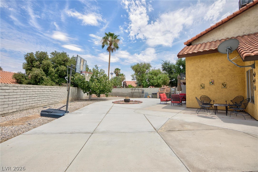 2201 Alia Court Property Photo 6