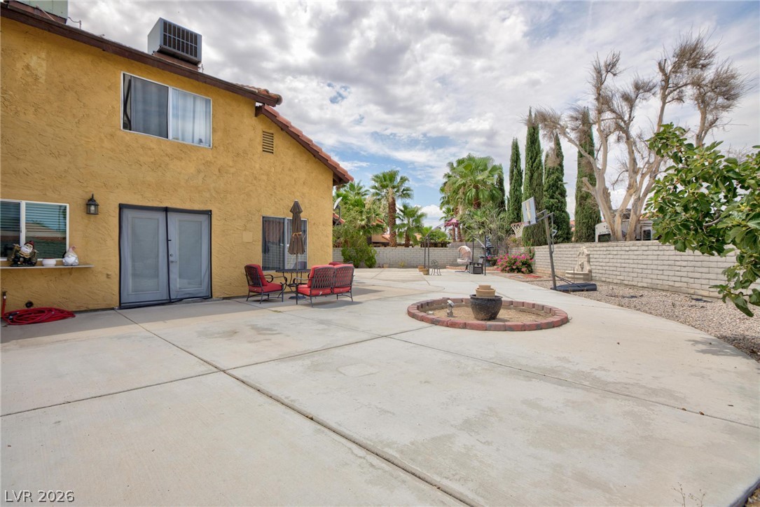 2201 Alia Court Property Photo 7