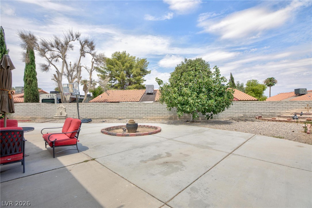 2201 Alia Court Property Photo 8