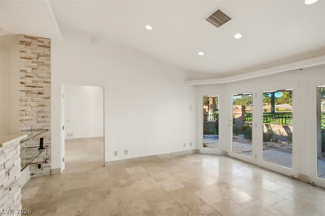 7146 Mission Hills Drive Property Photo 13