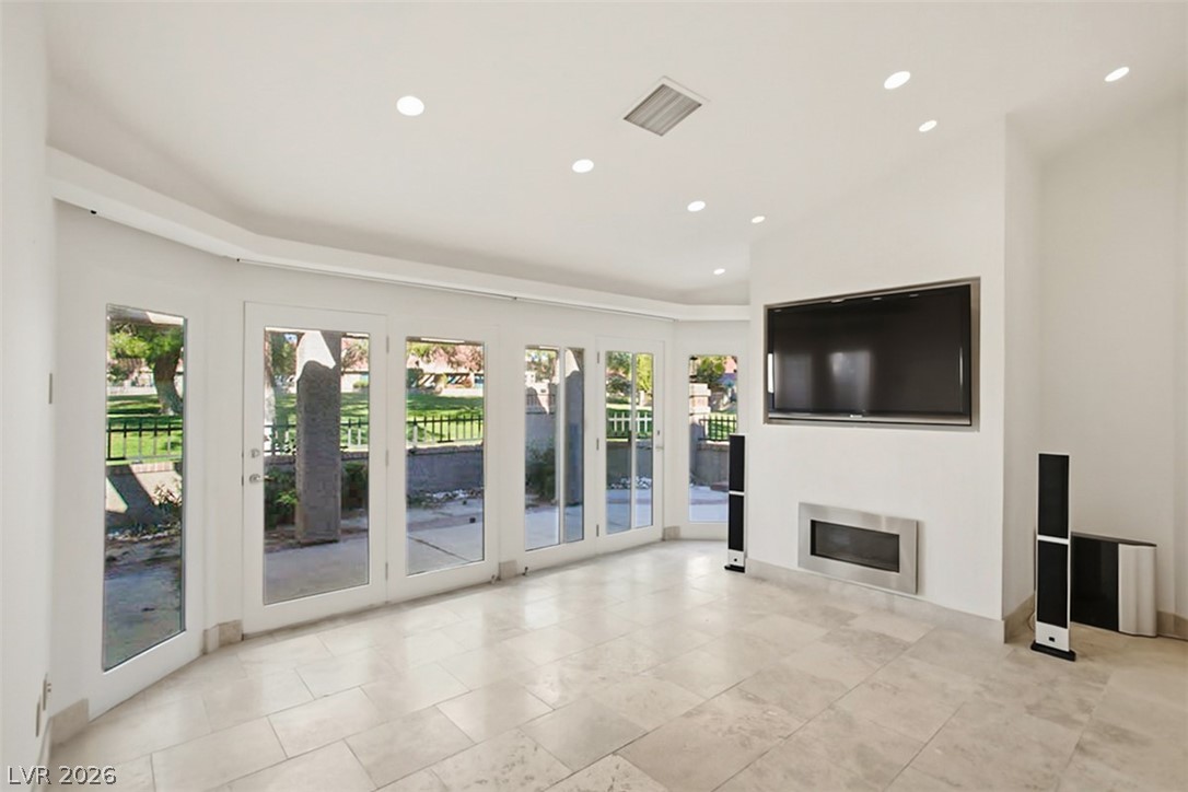 7146 Mission Hills Drive Property Photo 14