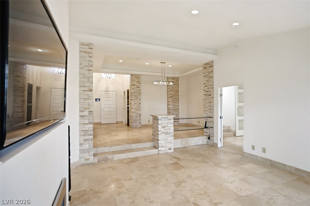 7146 Mission Hills Drive Property Photo 16
