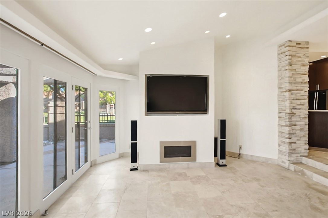 7146 Mission Hills Drive Property Photo 17